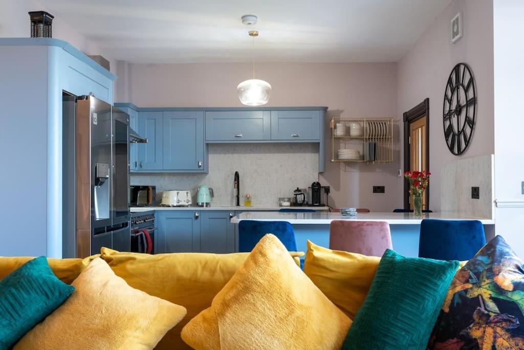 Stylish Beachfront Bolthole With Stunning Sea Views And Luxury Touches Херн-Бей Экстерьер фото
